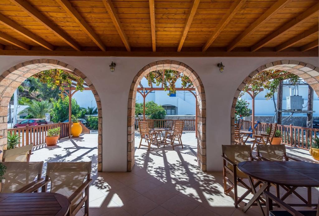 Hotel Delfini Adámas Extérieur photo
